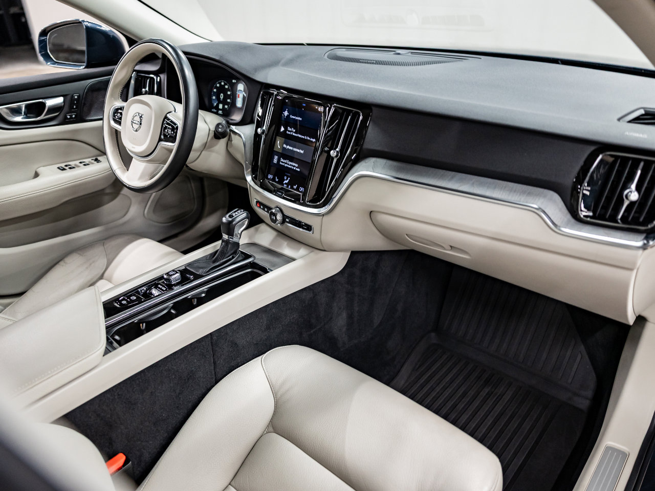 Used 2021 Volvo V60 T5 Cross Country image 6