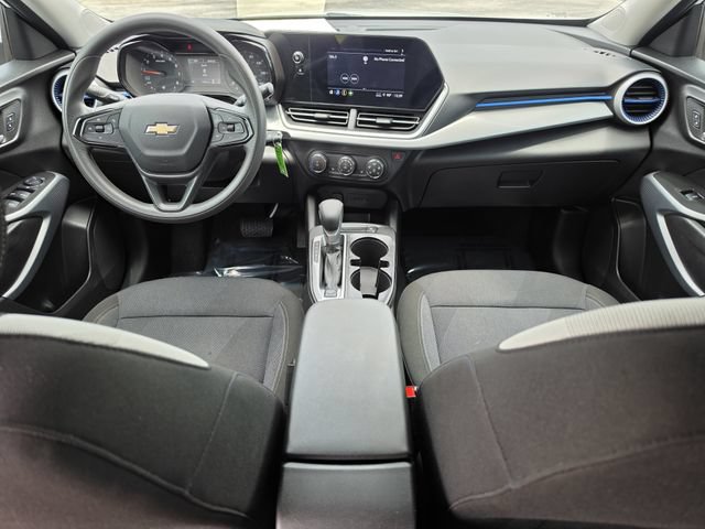 Used 2025 Chevrolet Trax LS w/ LS Convenience Package FWD image 14