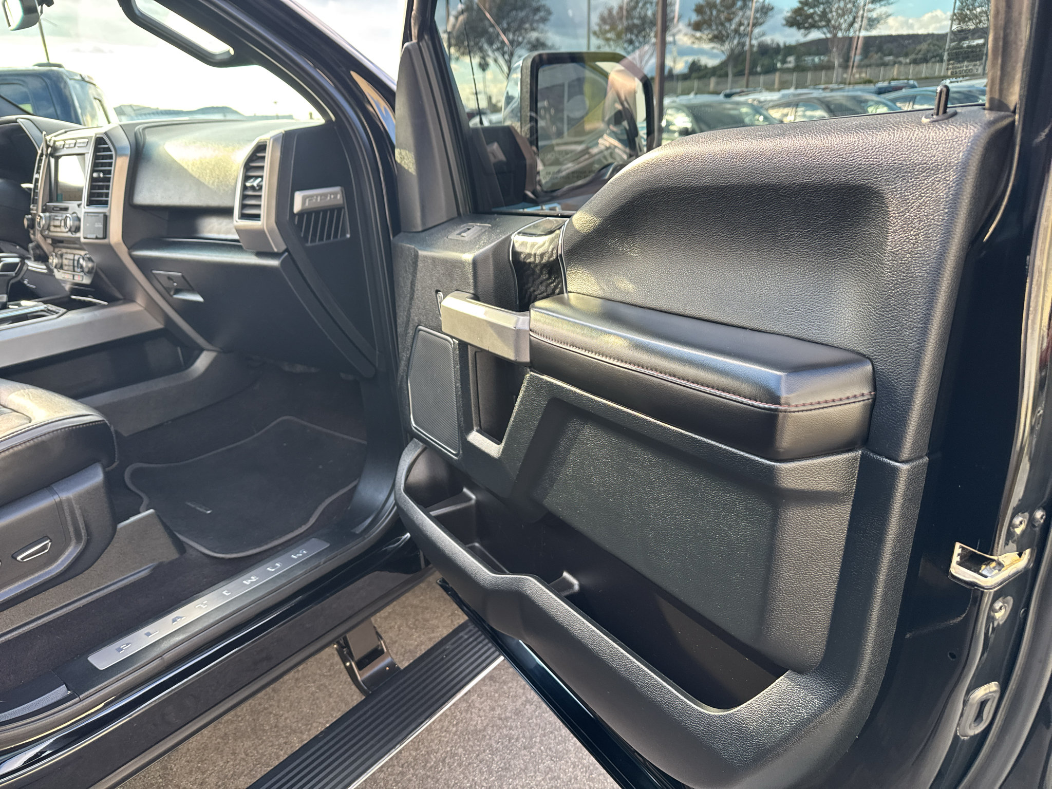 Used 2018 Ford F150 Platinum w/ Equipment Group 701A Luxury RWD image 27