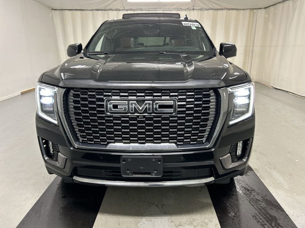 Used 2023 GMC Yukon Denali Ultimate AWD/4WD image 3