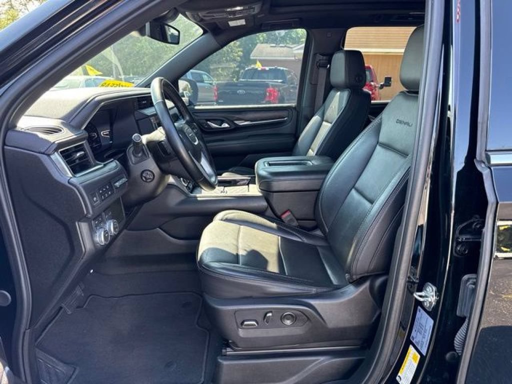 Used 2024 GMC Yukon Denali AWD/4WD image 16