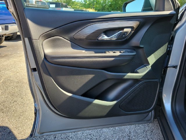 Used 2023 GMC Terrain SLE AWD/4WD image 16