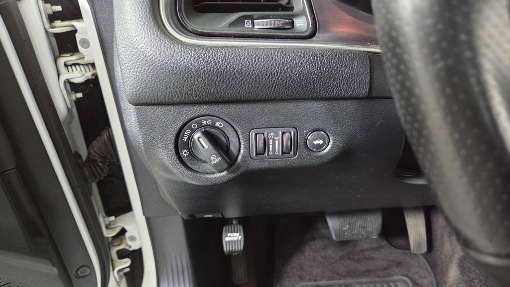 Used 2018 Dodge Challenger R/T w/ Blacktop Package image 19