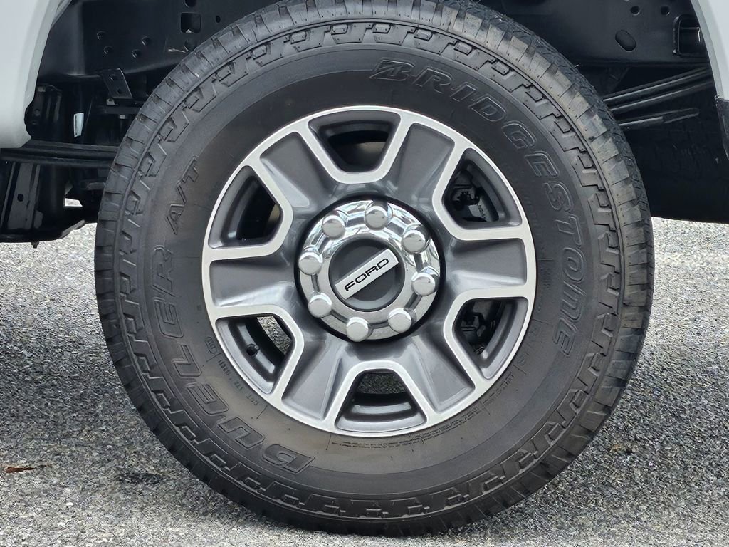 New 2026 Ford F250 Lariat w/ FX4 Off-Road Package image 25