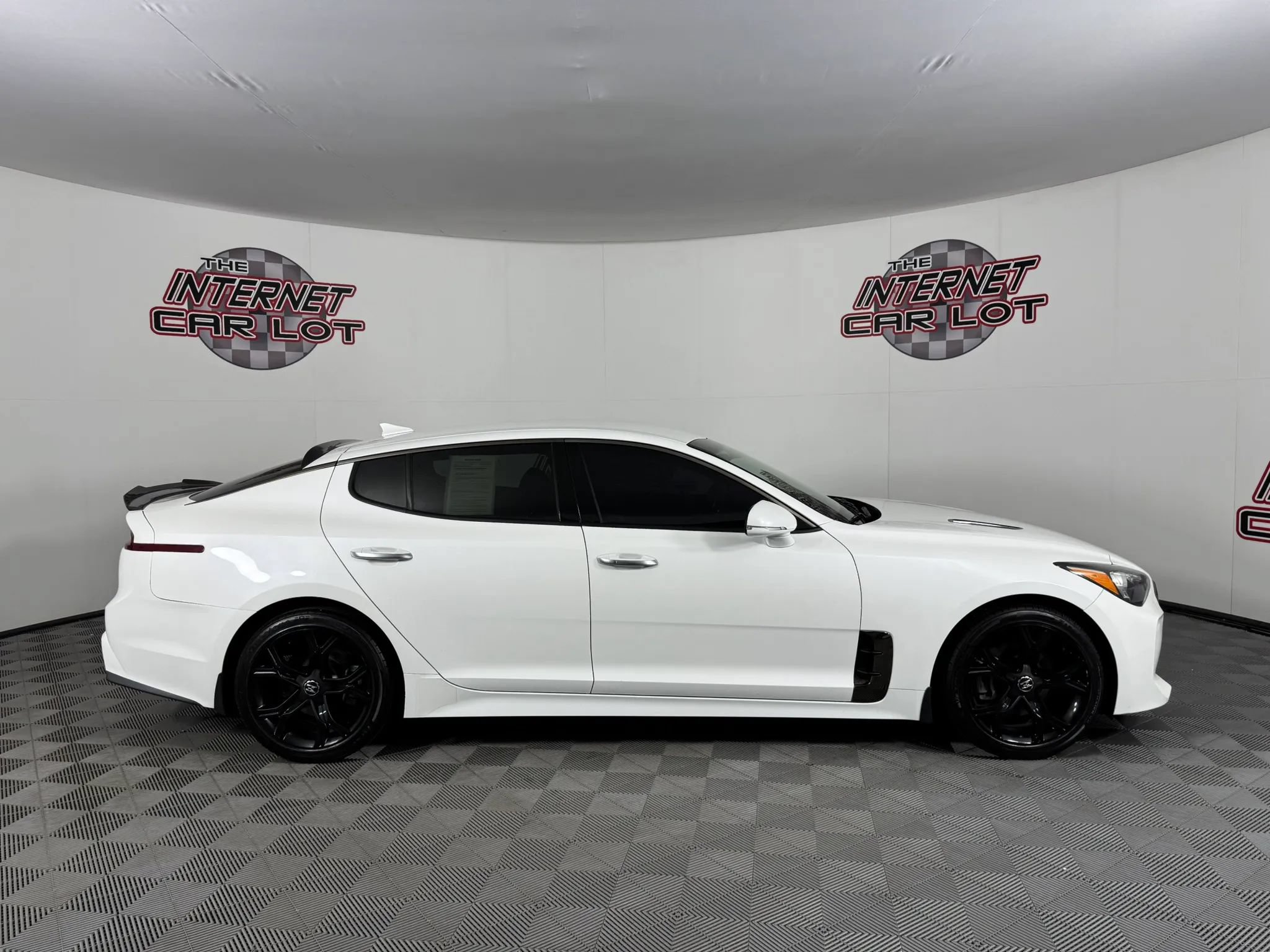 Used 2021 Kia Stinger GT-Line RWD image 8