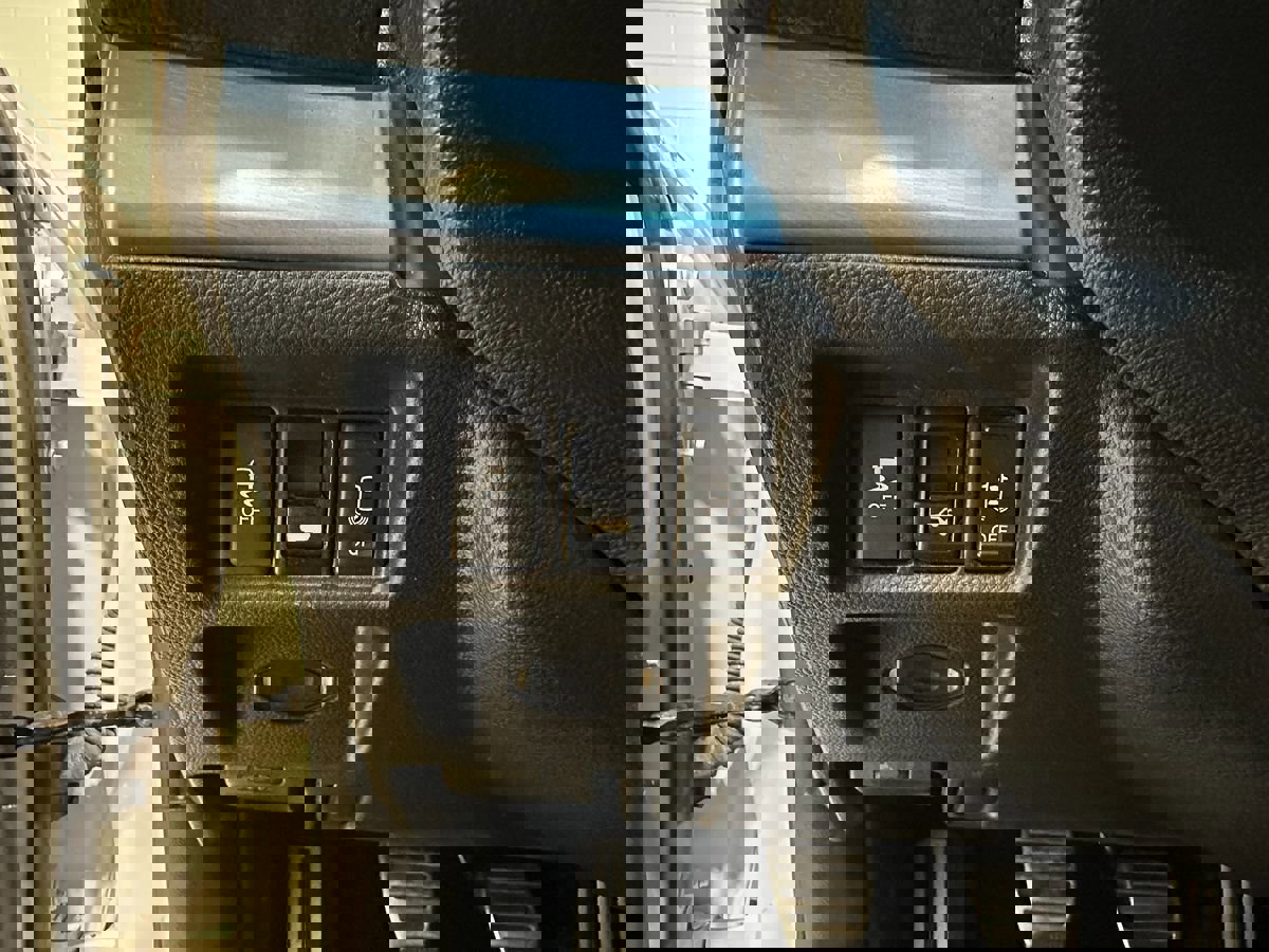 Used 2011 INFINITI G37 Sport image 22