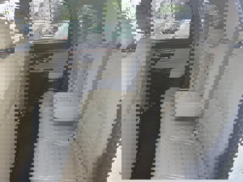 Used 2018 Honda CR-V Touring image 17