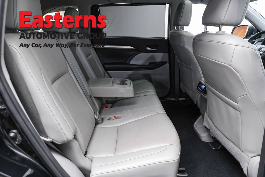Used 2019 Toyota Highlander XLE AWD/4WD image 24