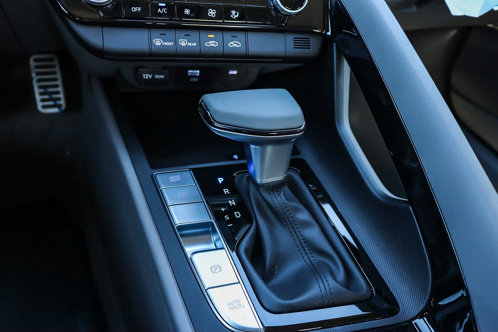 New 2026 Hyundai Elantra SEL FWD image 30