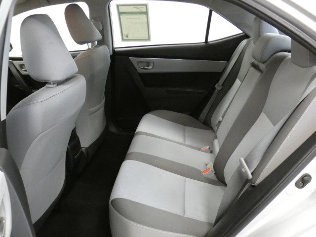 Used 2018 Toyota Corolla LE image 11