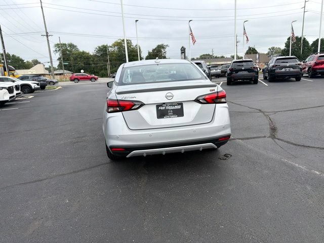 Used 2024 Nissan Versa SR FWD image 11