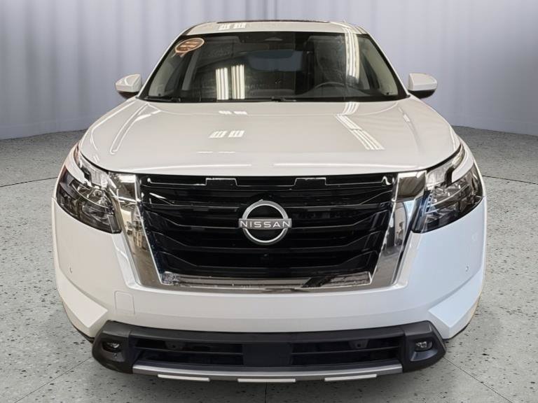 Used 2025 Nissan Pathfinder SL w/ SL Premium Package AWD/4WD image 8
