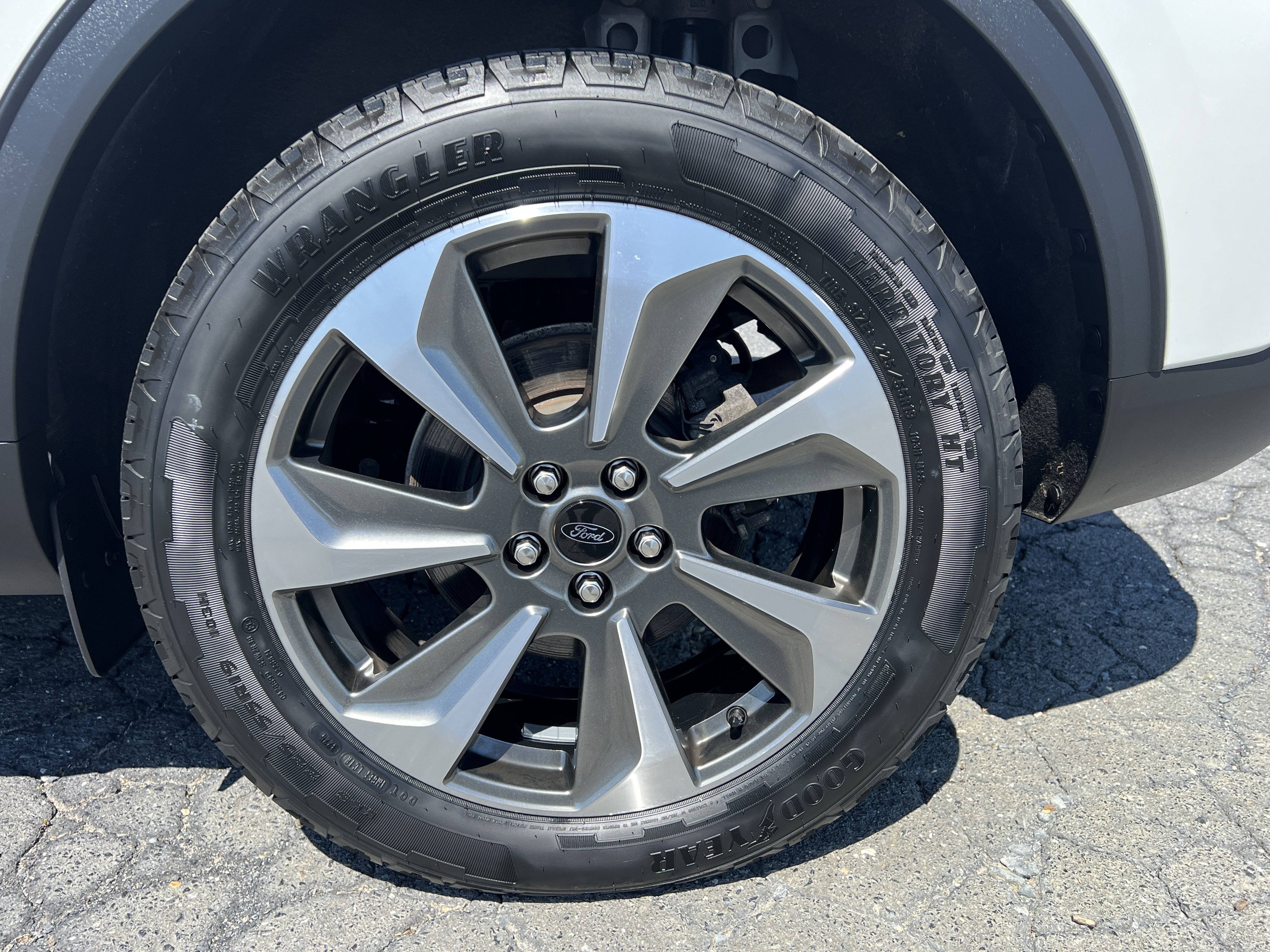 Used 2023 Ford Escape Platinum AWD/4WD image 11
