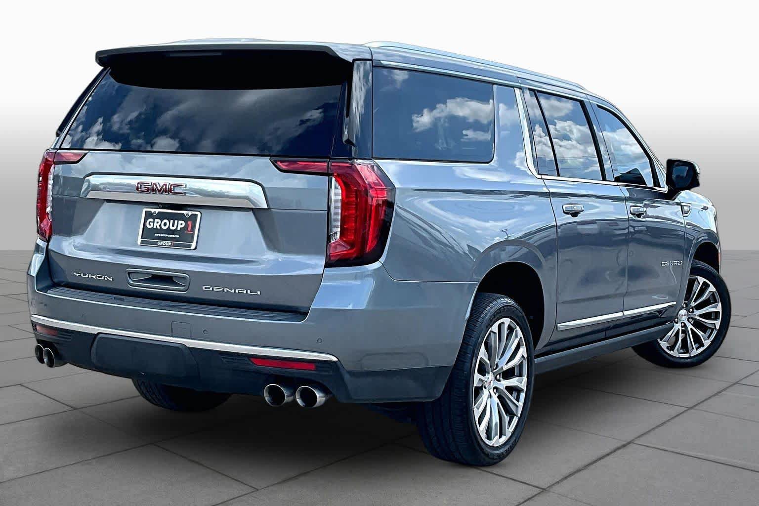 Used 2021 GMC Yukon XL Denali w/ Denali Premium Package RWD image 13