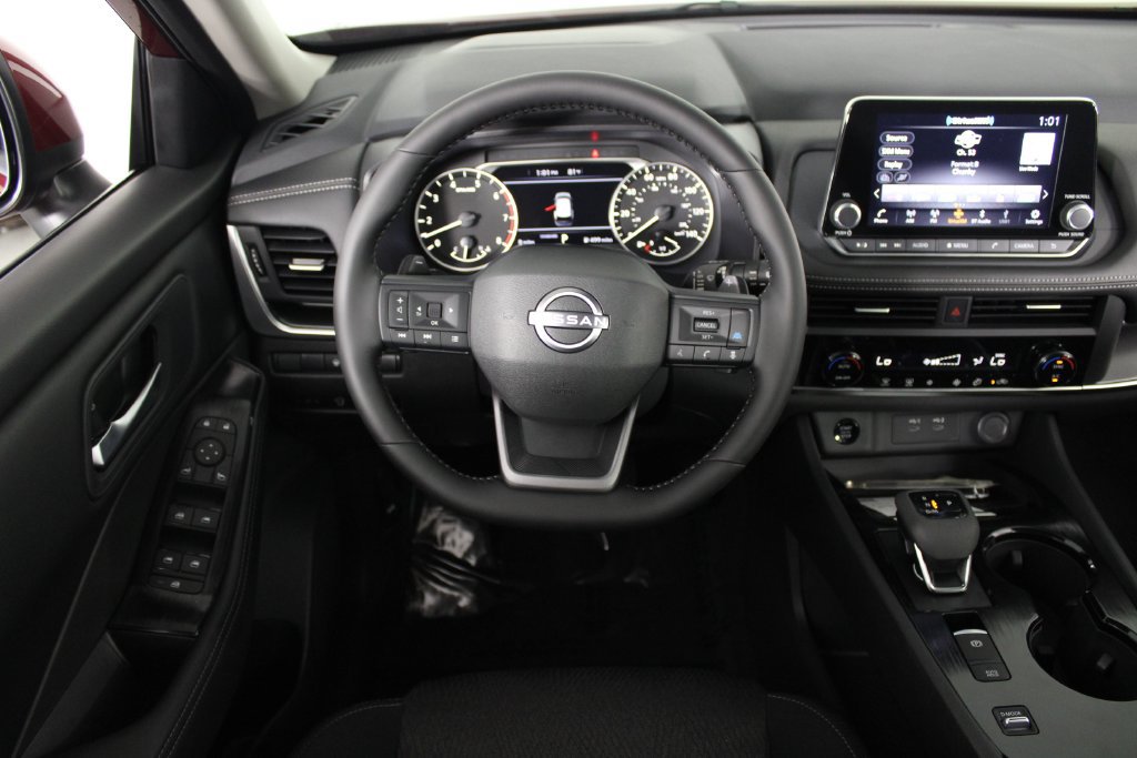 Certified 2026 Nissan Rogue SV FWD image 18