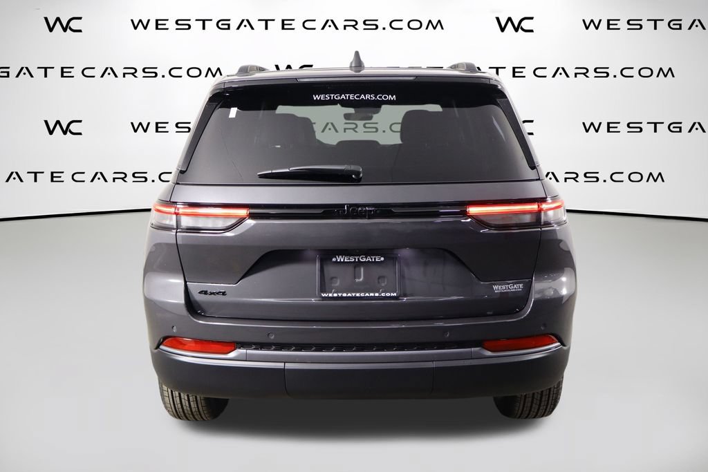 New 2026 Jeep Grand Cherokee Altitude AWD/4WD image 4