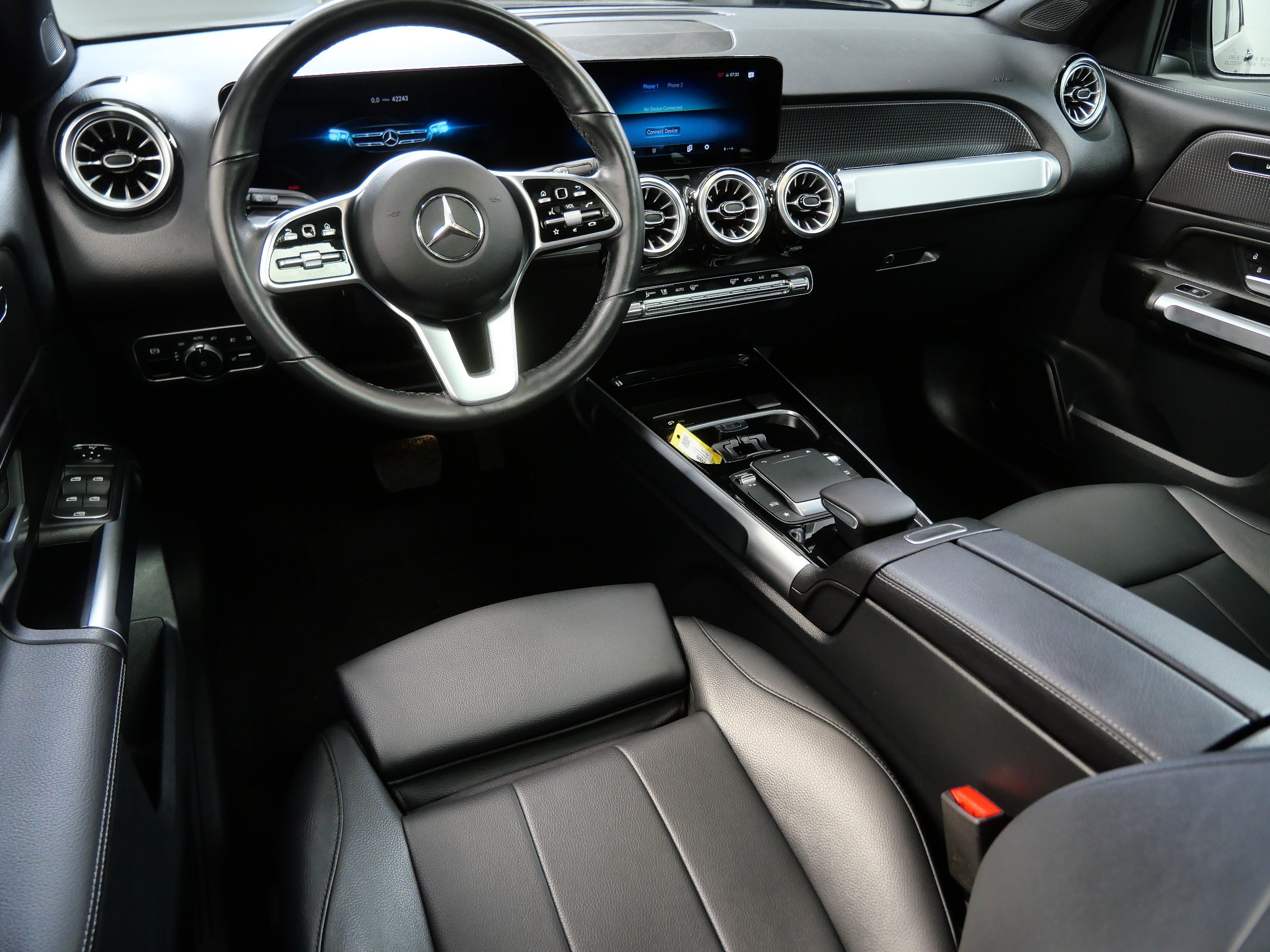 Certified 2022 Mercedes-Benz GLB 250 4MATIC image 2