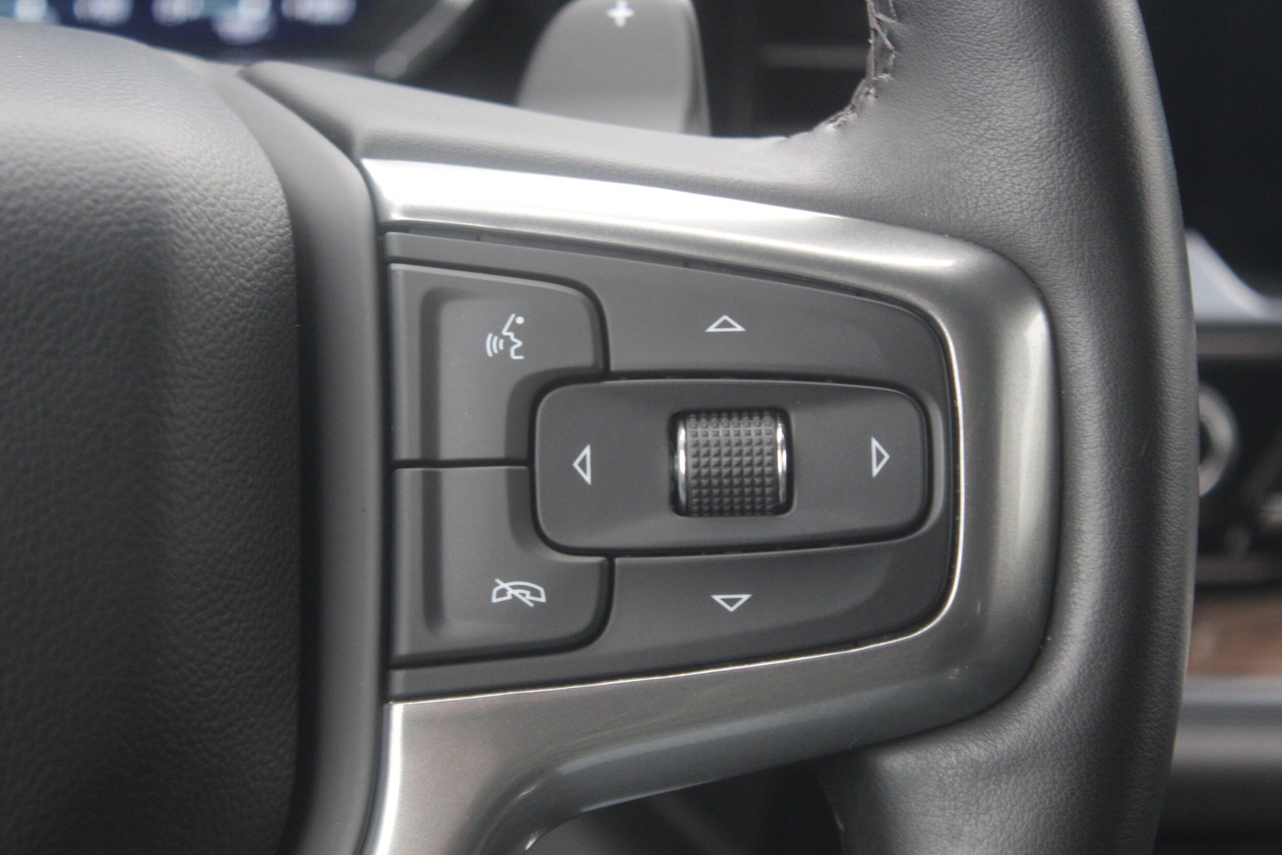Used 2023 Chevrolet Silverado 1500 RST w/ Convenience Package II AWD/4WD image 10