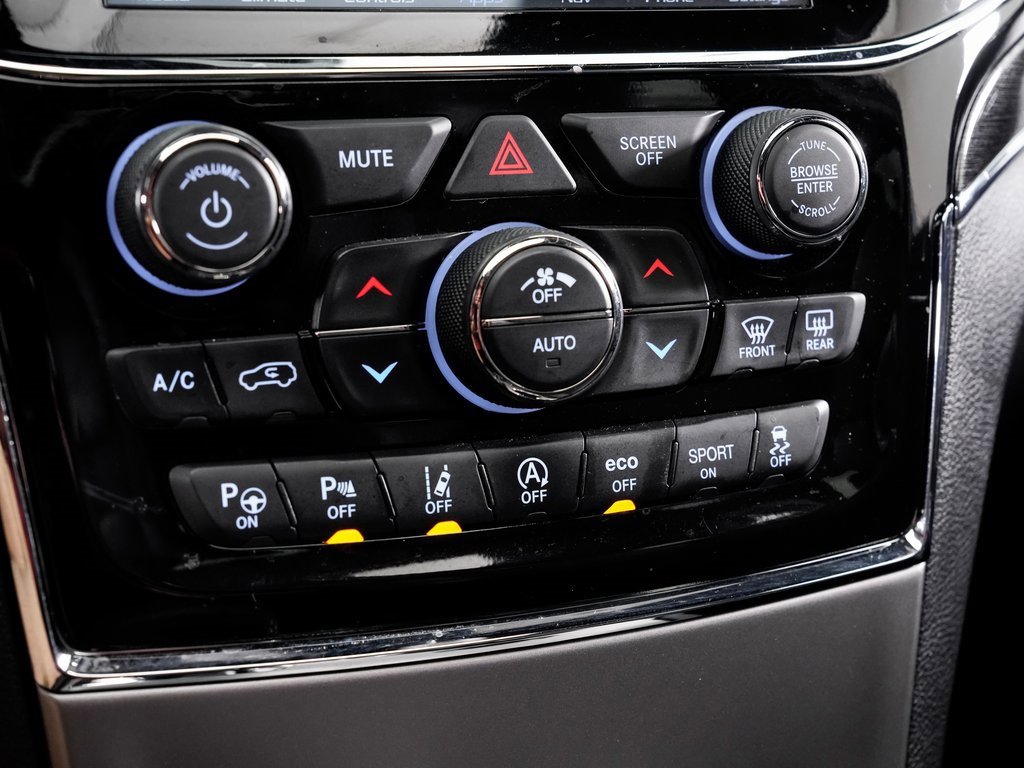 Used 2021 Jeep Grand Cherokee Trailhawk w/ Trailhawk Luxury Group image 18