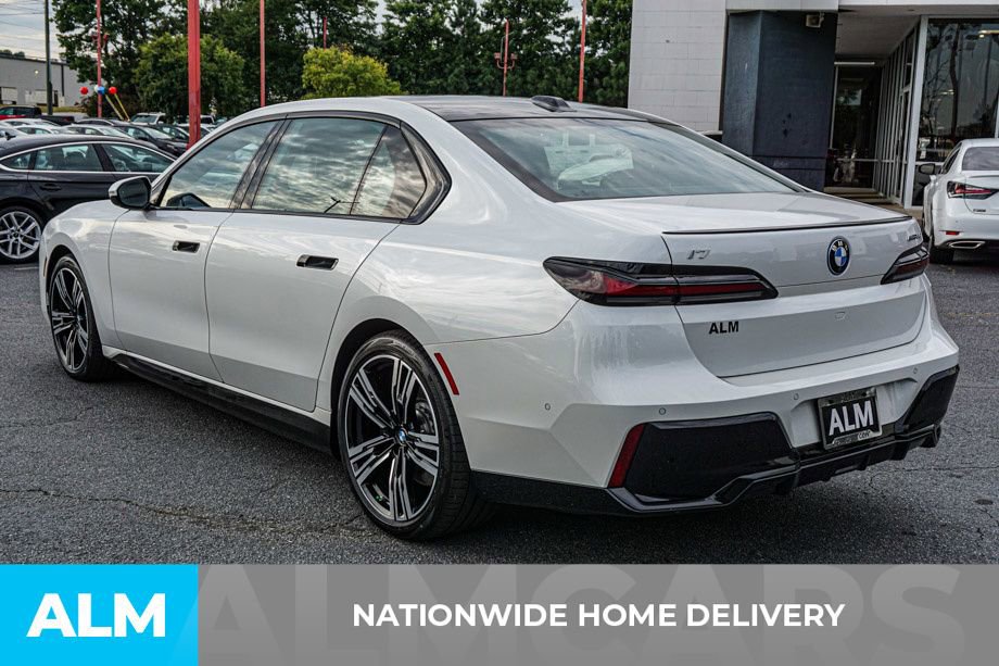 Used 2025 BMW i7 eDrive50 w/ M Sport Package image 5