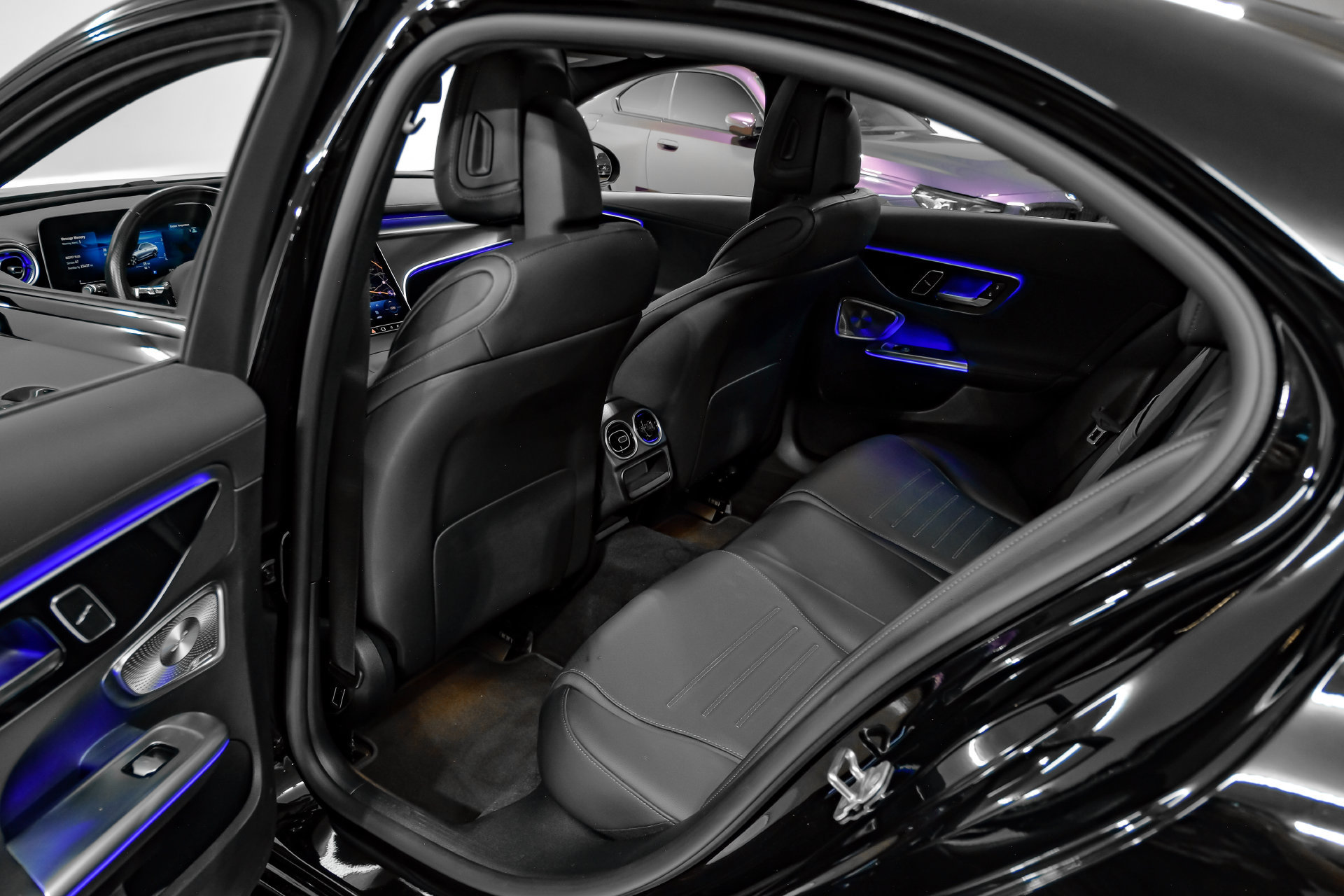 Used 2025 Mercedes-Benz C 300 Sedan w/ AMG Line w/ Night Package image 40