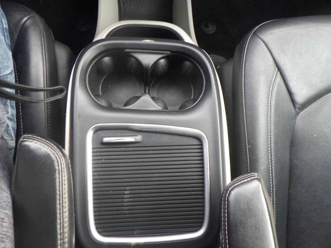 Used 2022 Chrysler Pacifica Touring-L FWD image 31