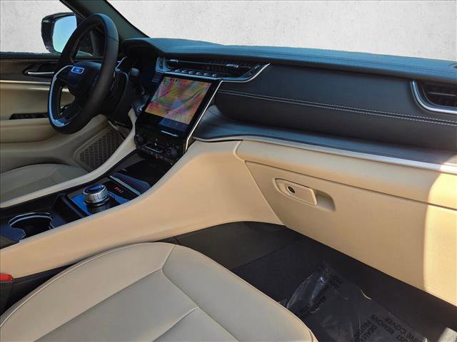 Used 2023 Jeep Grand Cherokee Limited image 22