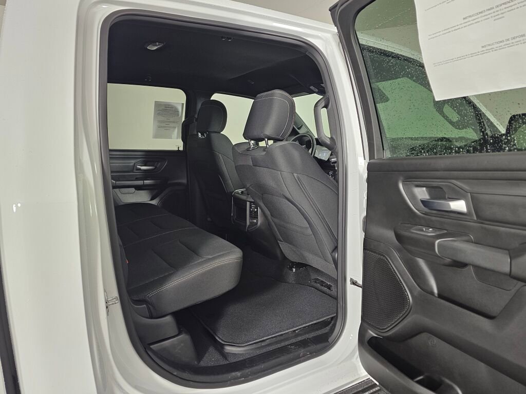 New 2026 RAM 1500 Express image 34