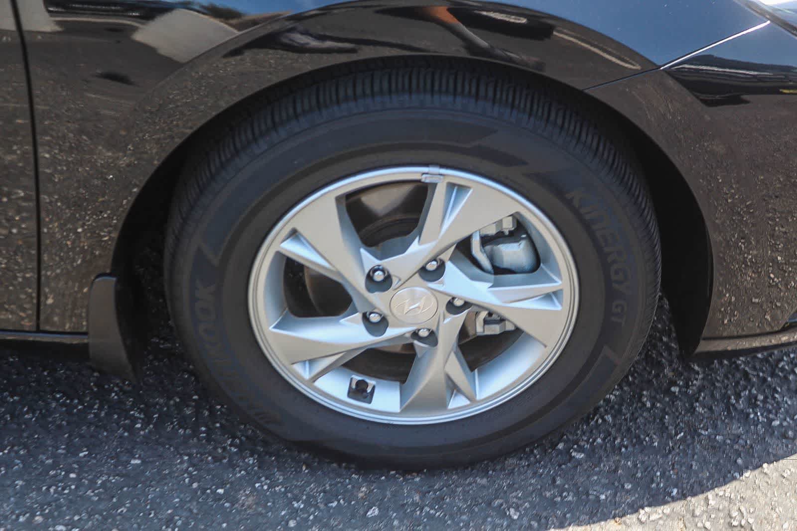Certified 2023 Hyundai Elantra SE FWD image 12