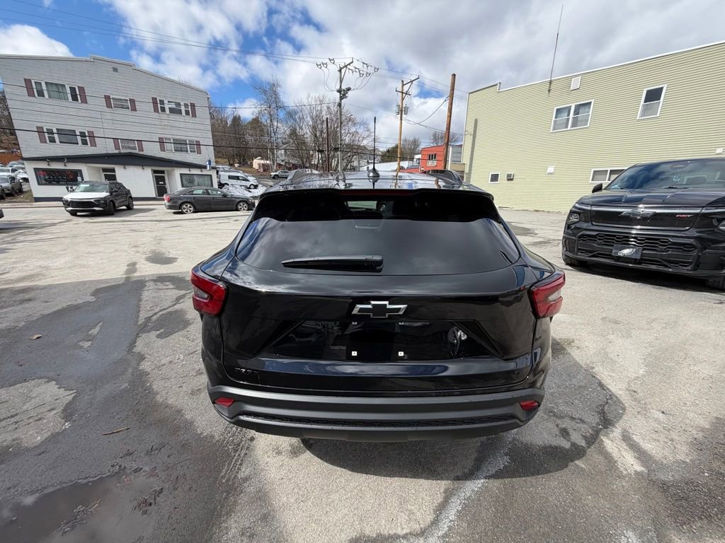 New 2026 Chevrolet Trax LT w/ Midnight Edition image 4
