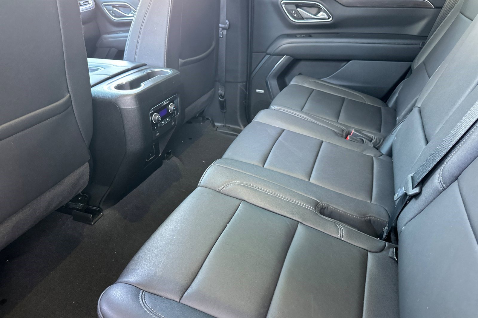 Used 2023 Chevrolet Tahoe Z71 w/ Z71 Off-Road Package AWD/4WD image 28