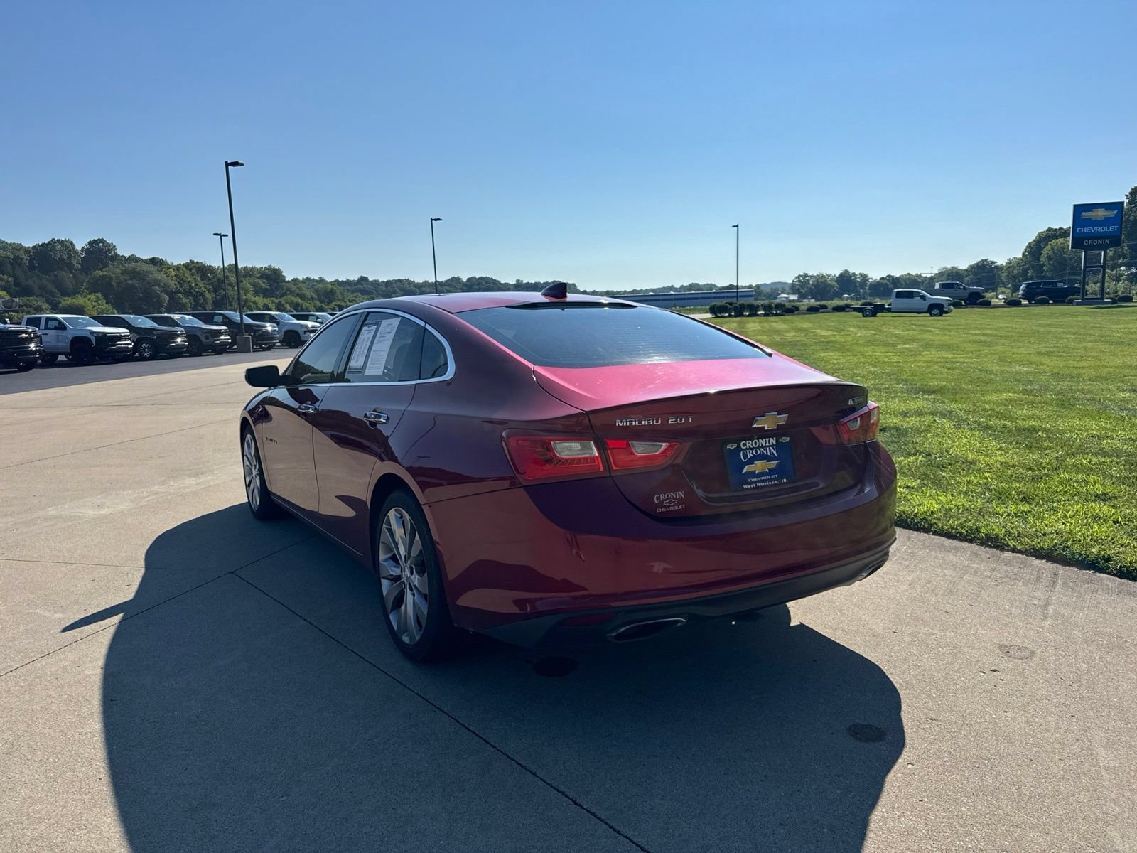 Used 2017 Chevrolet Malibu Premier w/ Premier Sun and Wheel Package FWD image 7