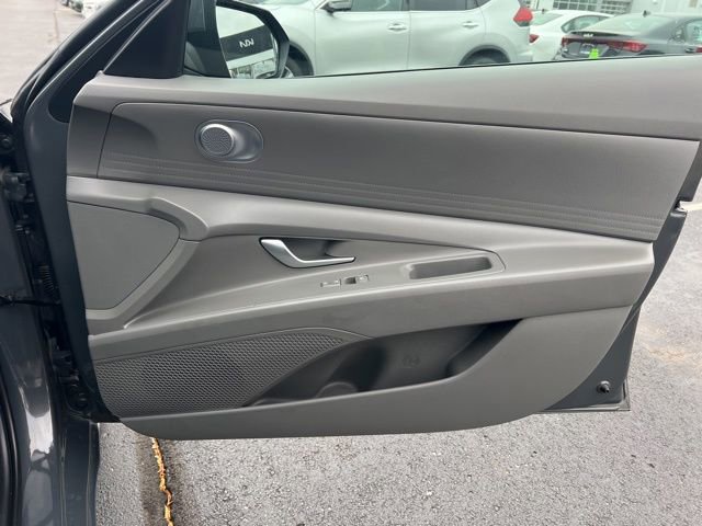Used 2023 Hyundai Elantra SEL image 28