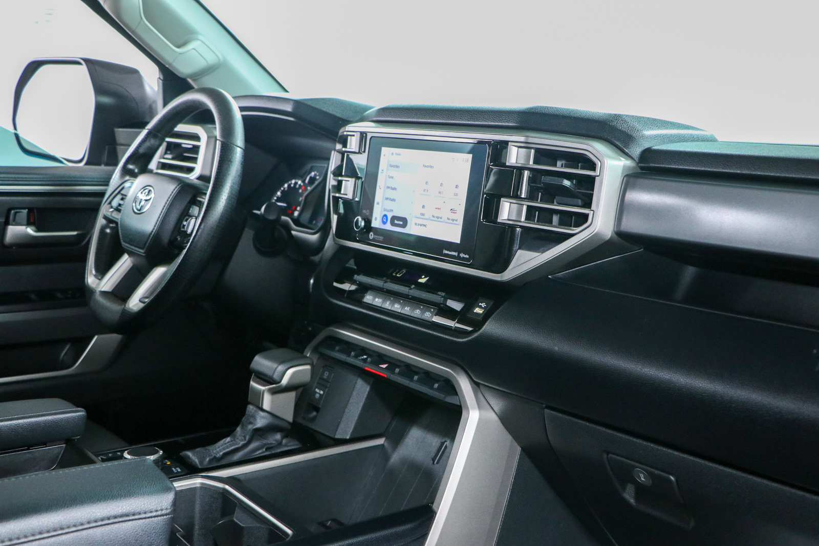 Used 2024 Toyota Tundra SR5 AWD/4WD image 26