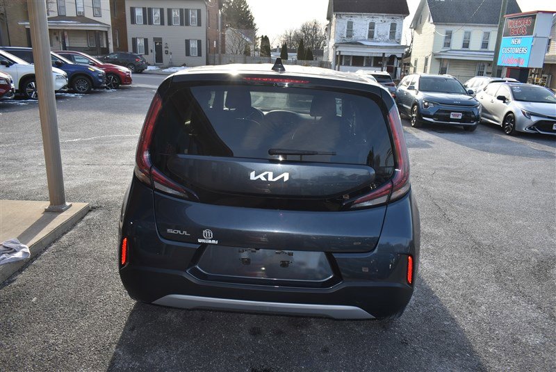 Used 2023 Kia Soul LX w/ LX Technology Package image 4