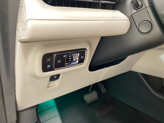 New 2026 Lincoln Nautilus Premier w/ Equipment Group 102A AWD/4WD image 17