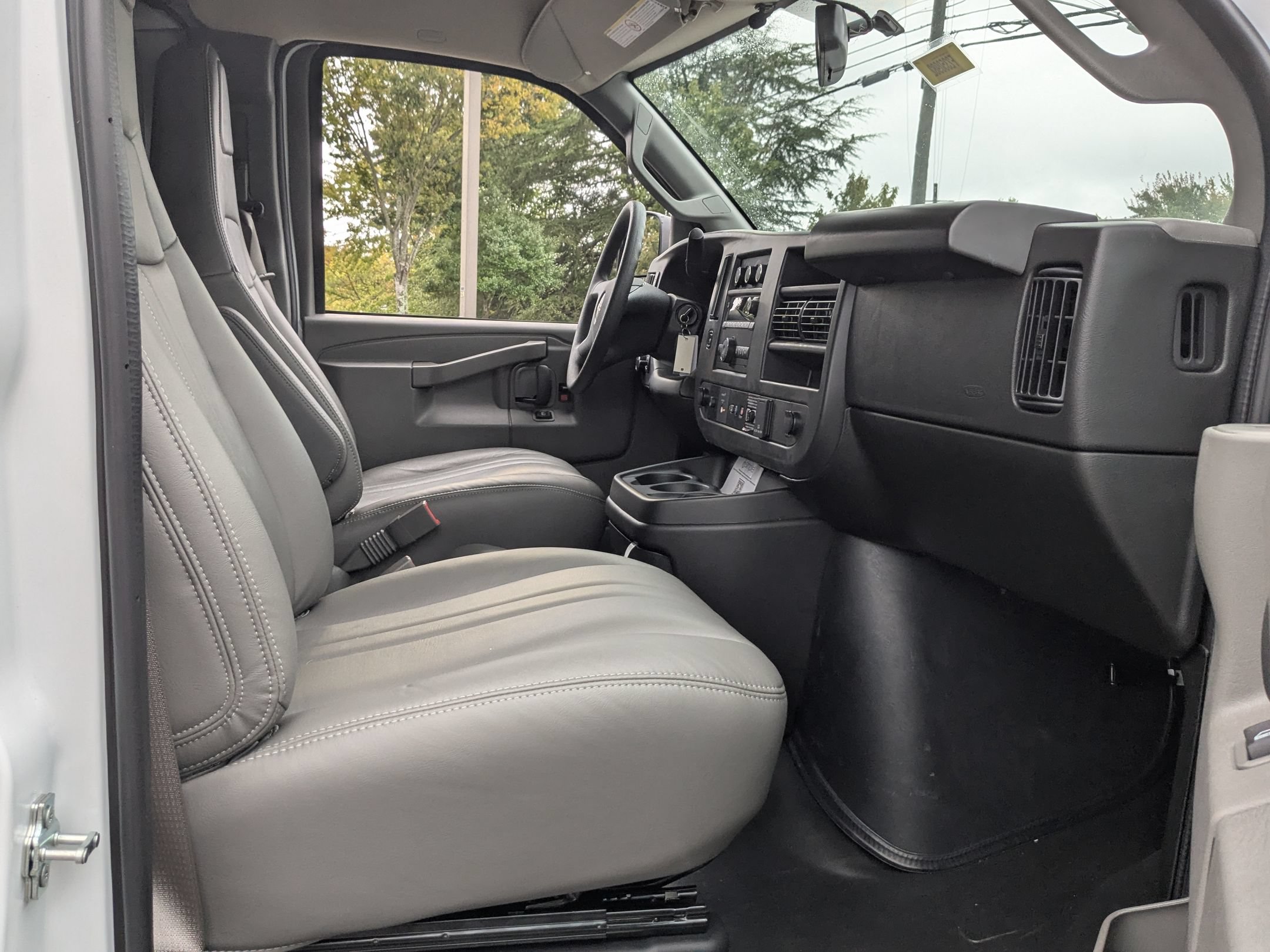 New 2025 GMC Savana 2500 Extended w/ Driver Convenience Package RWD image 22