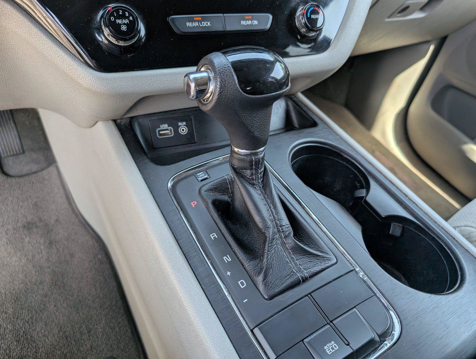 Used 2017 Kia Sedona LX FWD image 19