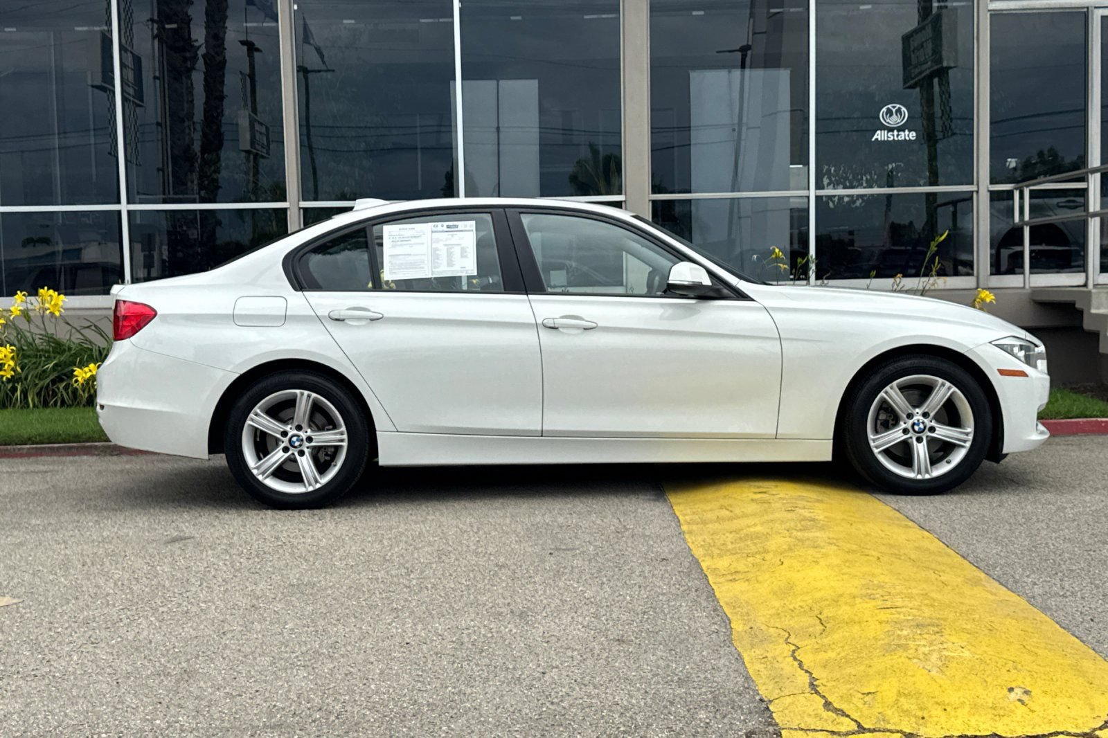 Used 2015 BMW 320i xDrive Sedan AWD/4WD image 3
