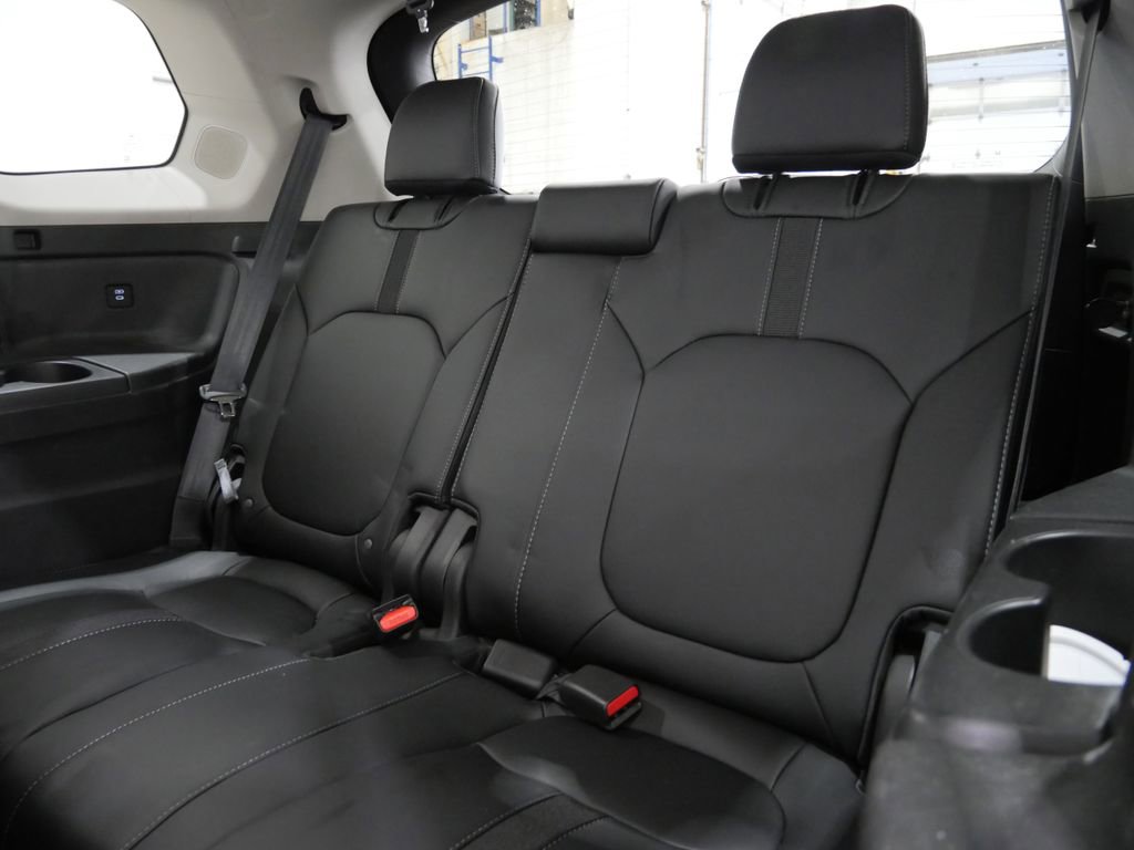 Used 2025 Honda Pilot Touring image 26