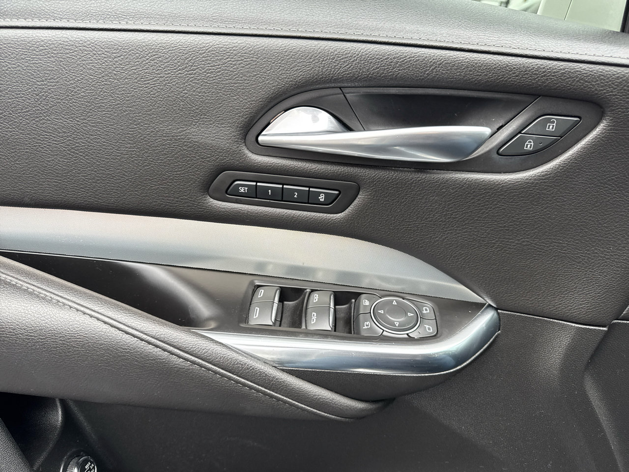 Used 2020 Cadillac XT4 Premium Luxury w/ Driver Awareness Package image 16