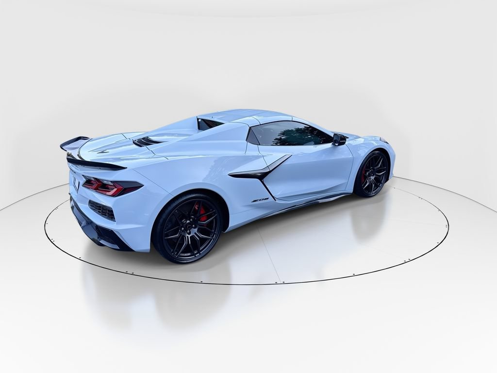 Used 2024 Chevrolet Corvette Z06 RWD image 8