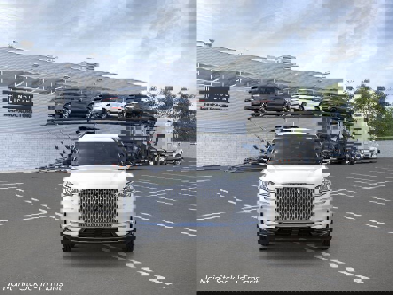 New 2026 Lincoln Corsair Premiere image 6