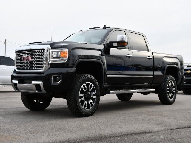 Used 2017 GMC Sierra 2500 Denali w/ Duramax Plus Package image 3