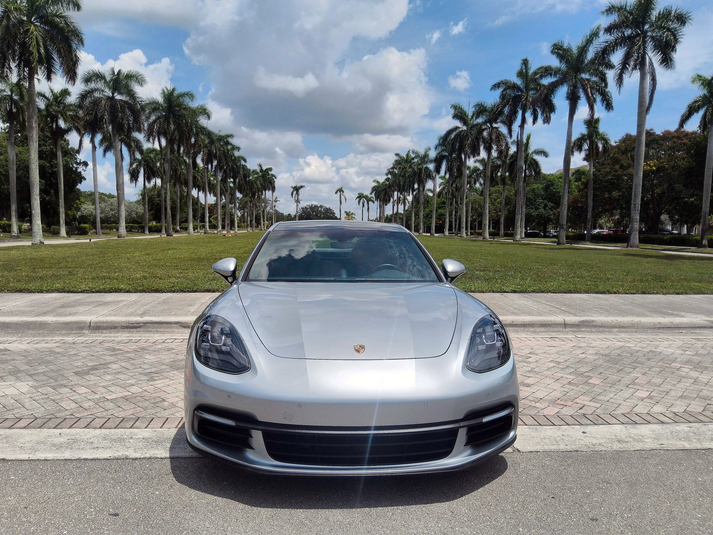 Used 2018 Porsche Panamera 4 AWD/4WD image 2