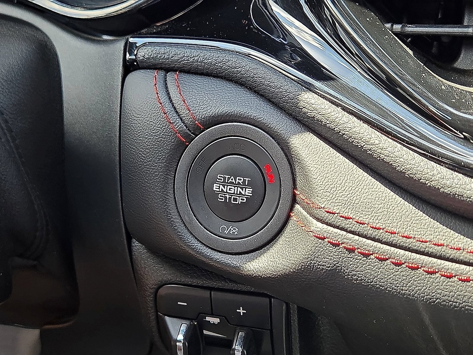 Used 2025 Dodge Durango GT AWD/4WD image 32