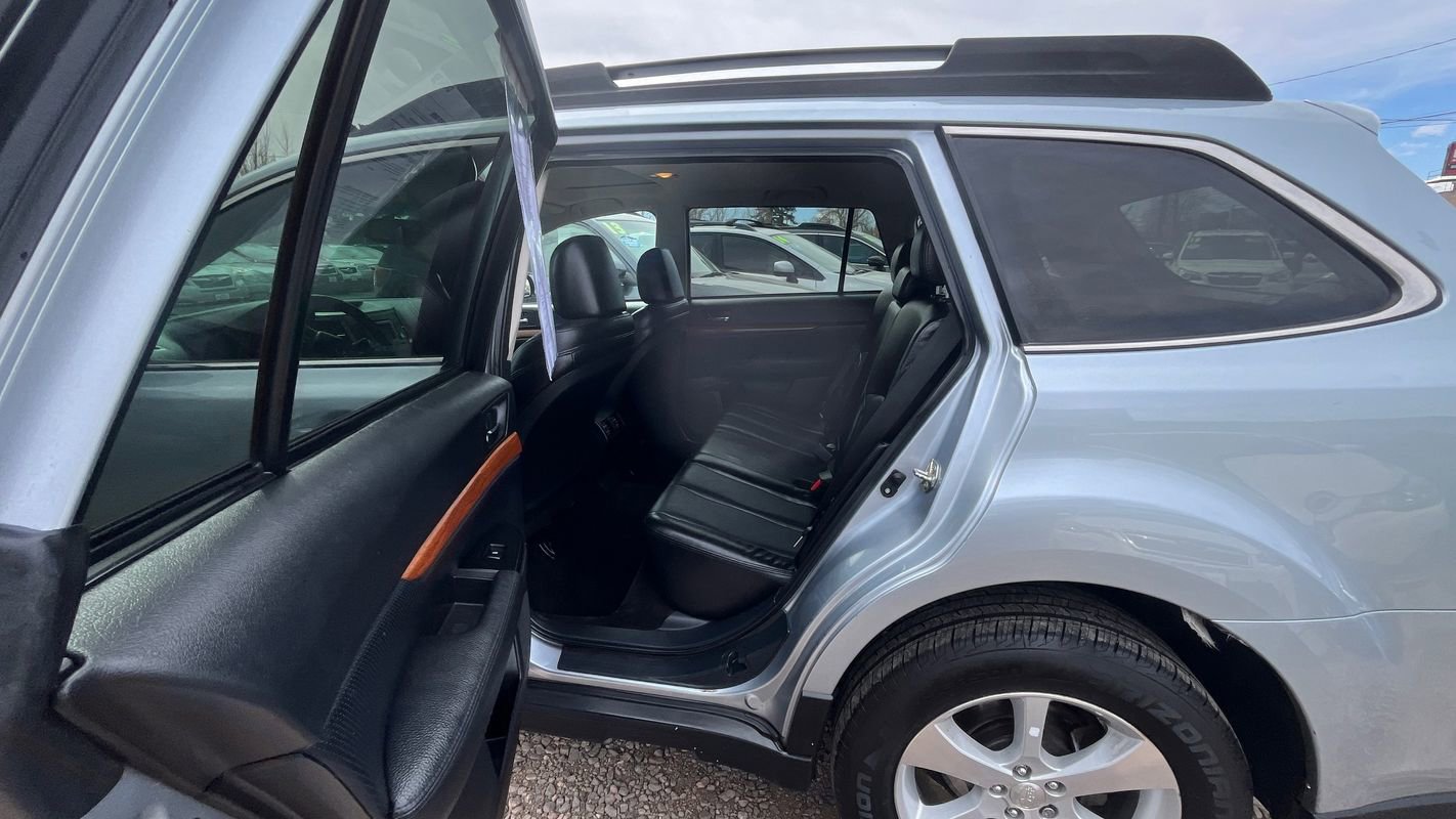 Used 2013 Subaru Outback 3.6R Limited w/ Moonroof Pkg image 20