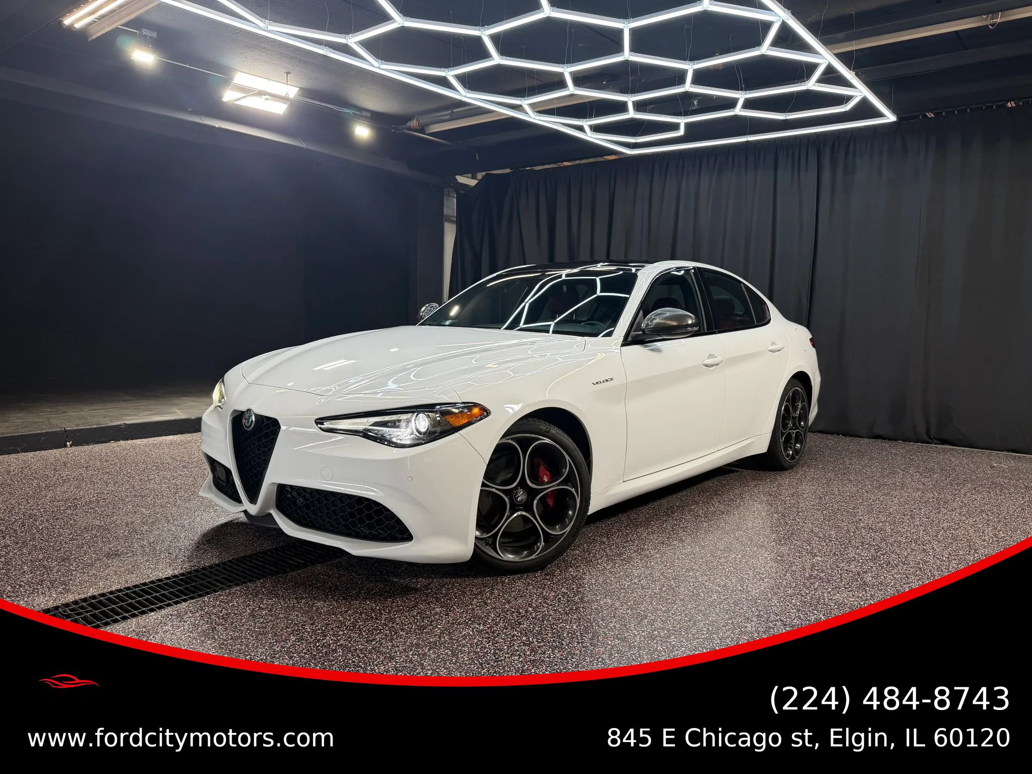 Used 2022 Alfa Romeo Giulia Veloce AWD/4WD image 38