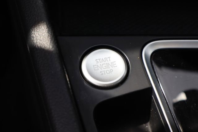 Used 2020 Volkswagen Jetta R-Line w/ R-Line Cold Weather Package image 17