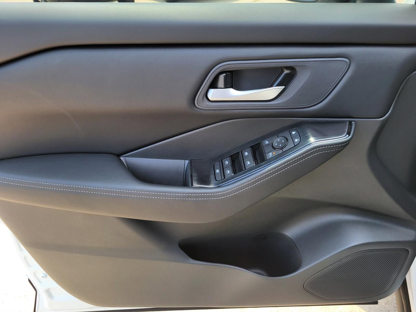 New 2026 Nissan Rogue SV image 17